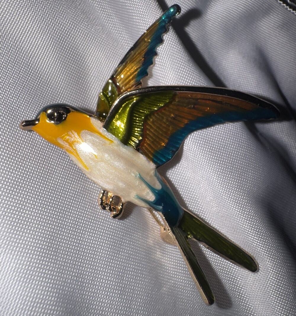 Flying Swallow Bird Brooch Gold Tone Multicolor Enamel Animal Jewelry Pin NEW